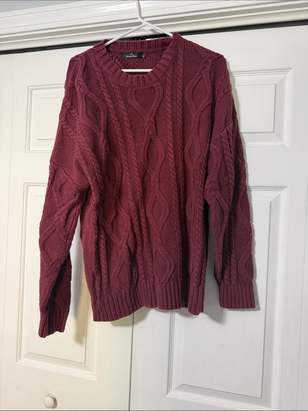 Men's Cable Crewneck Sweater - Wine